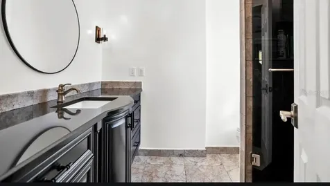 5564 N 63rd Way N St Petersburg FL 33709