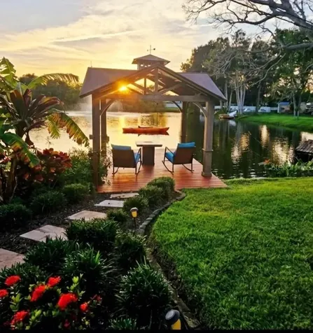 5564 N 63rd Way N St Petersburg FL 33709
