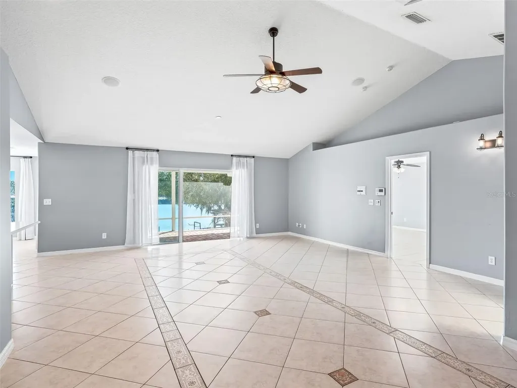 3924 Woodpecker Drive Fruitland Park FL 34731