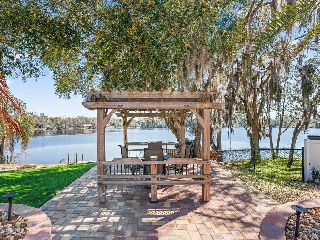 3924 Woodpecker Drive Fruitland Park FL 34731