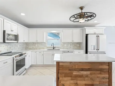 3924 Woodpecker Drive Fruitland Park FL 34731