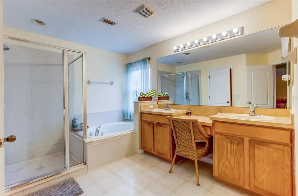 1544 Echo Lake Court Orlando FL 32828