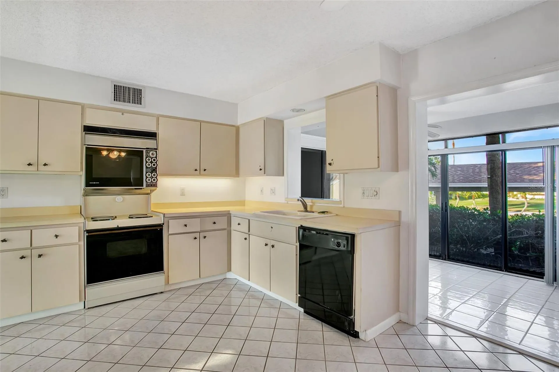 8734 54th Avenue W Bradenton FL 34210