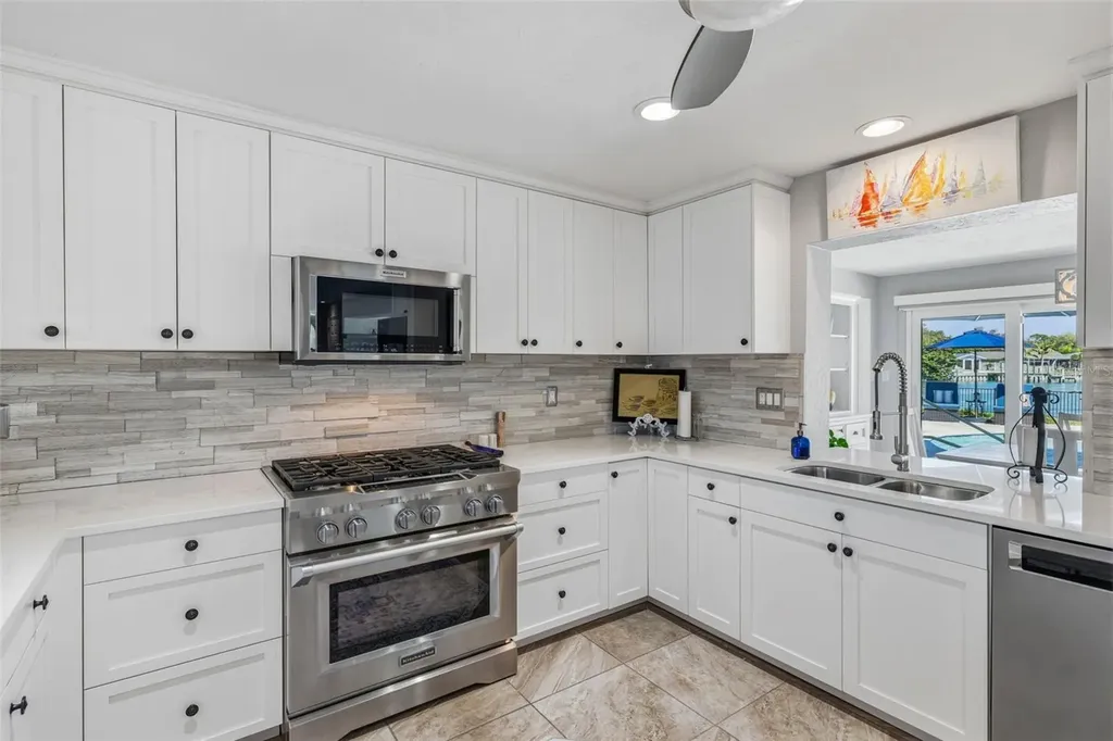 4310 40th Street S St Petersburg FL 33711