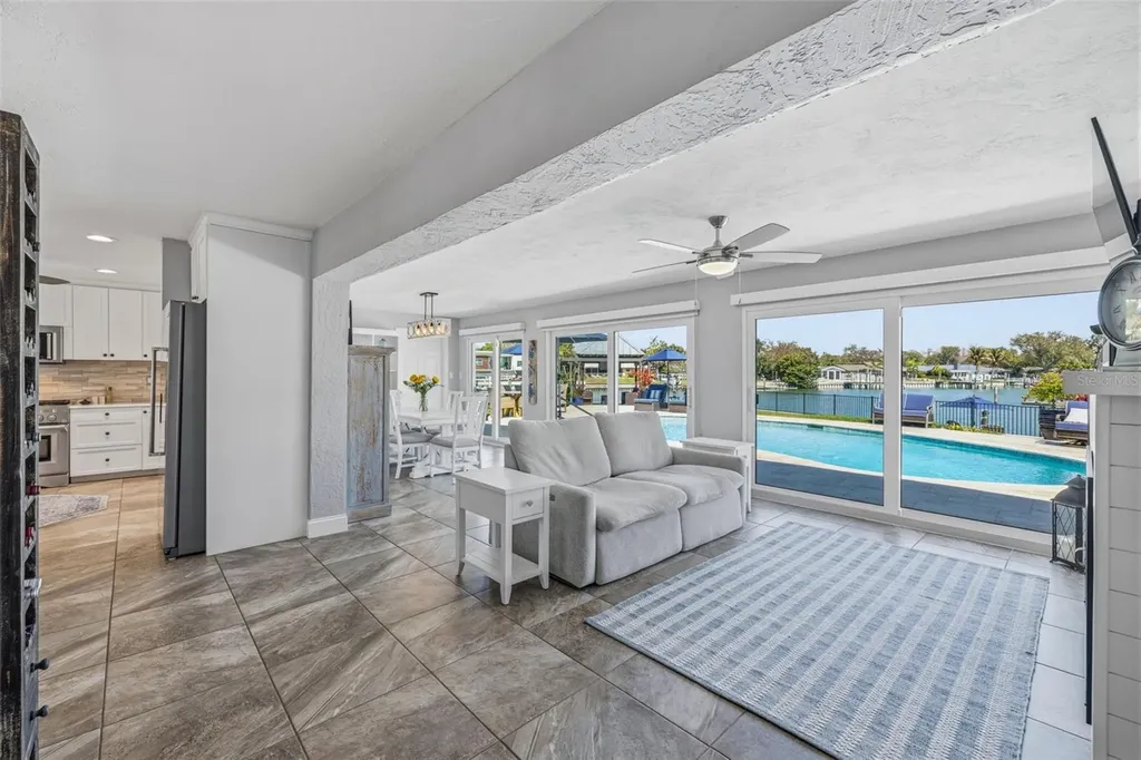 4310 40th Street S St Petersburg FL 33711