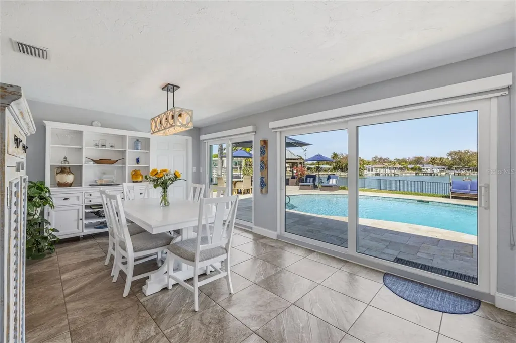 4310 40th Street S St Petersburg FL 33711