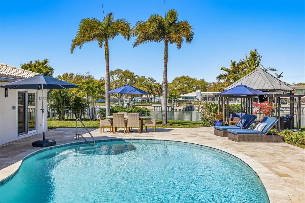 4310 40th Street S St Petersburg FL 33711