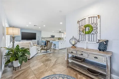 4310 40th Street S St Petersburg FL 33711