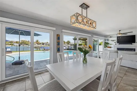 4310 40th Street S St Petersburg FL 33711