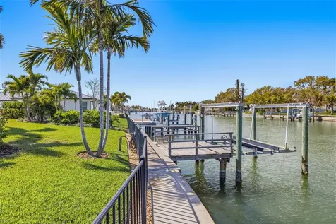 4310 40th Street S St Petersburg FL 33711