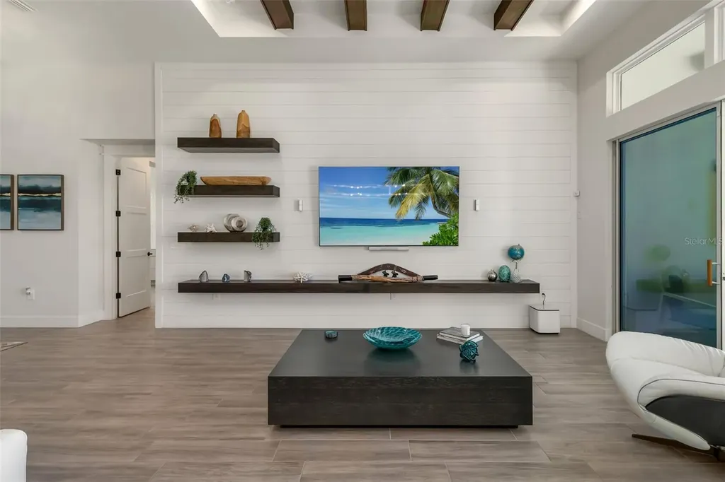 4677 Antrim Drive Sarasota FL 34240