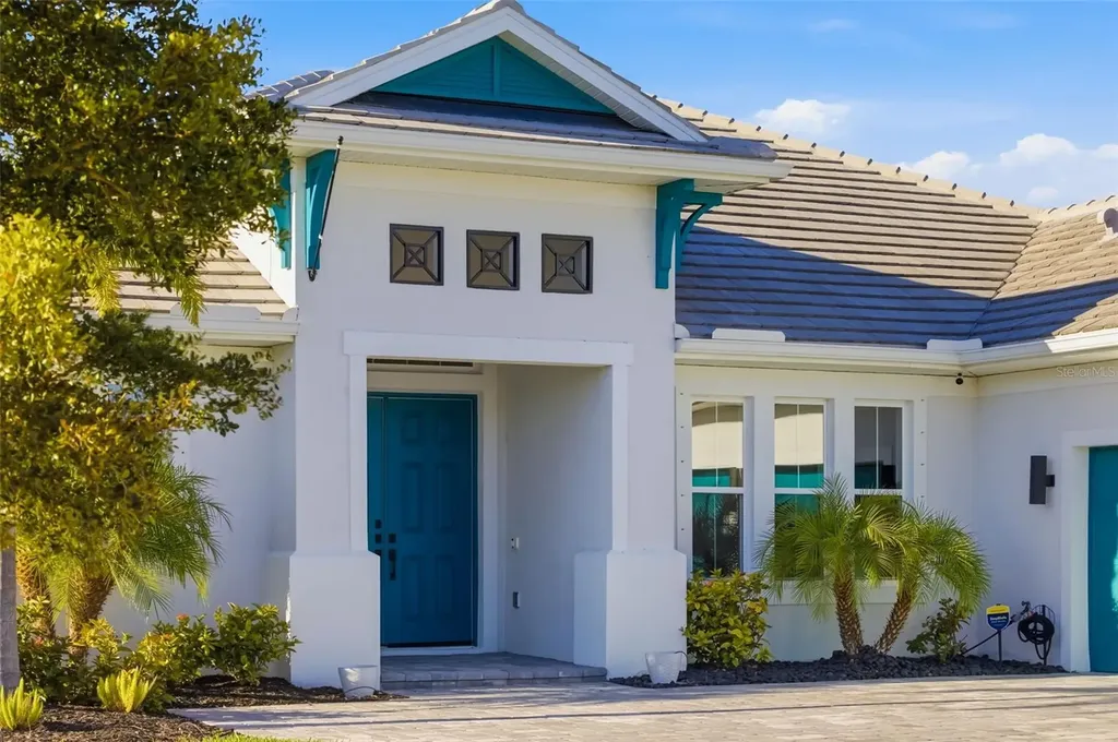 4677 Antrim Drive Sarasota FL 34240