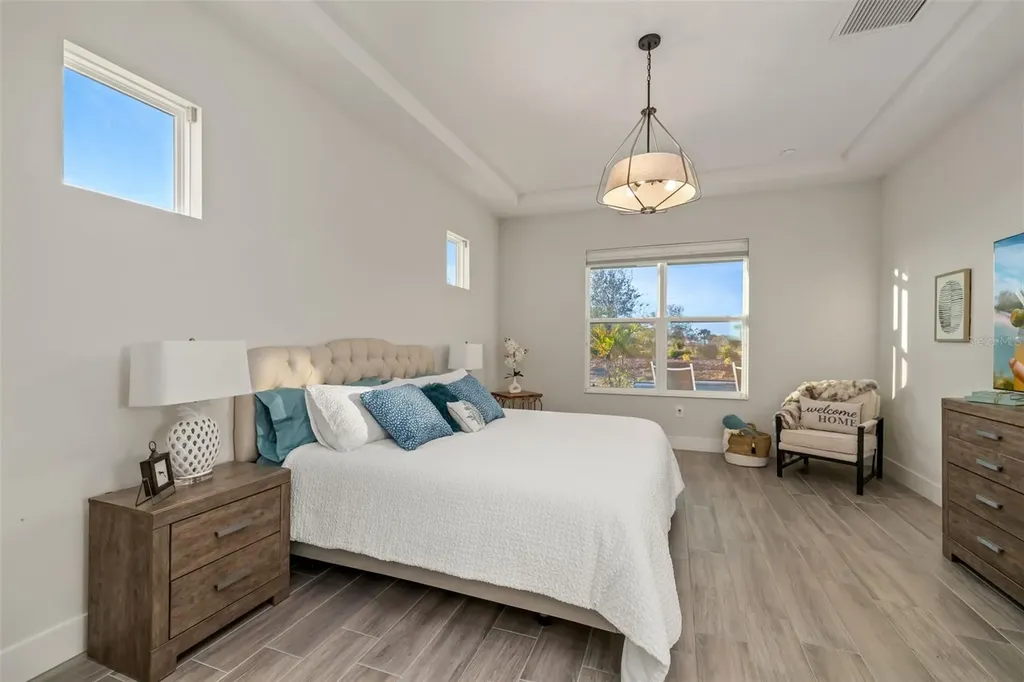 4677 Antrim Drive Sarasota FL 34240