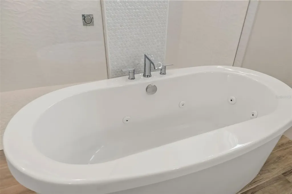 4677 Antrim Drive Sarasota FL 34240