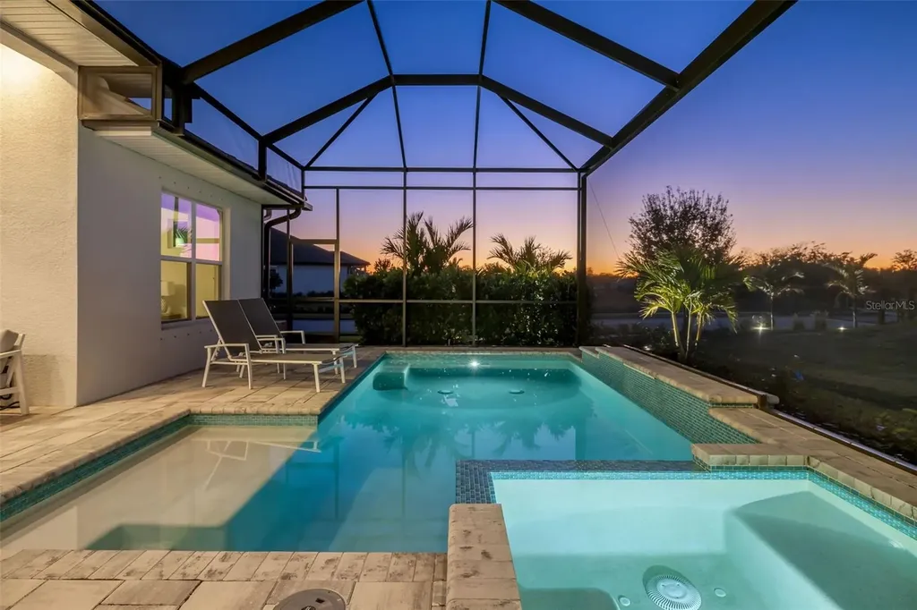 4677 Antrim Drive Sarasota FL 34240