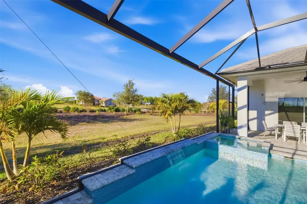 4677 Antrim Drive Sarasota FL 34240