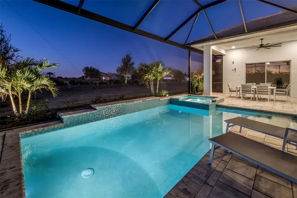 4677 Antrim Drive Sarasota FL 34240