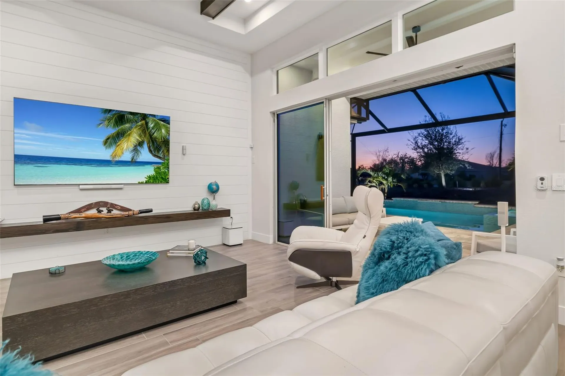 4677 Antrim Drive Sarasota FL 34240