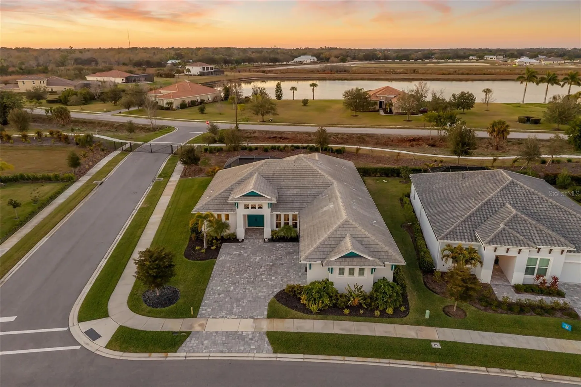 4677 Antrim Drive Sarasota FL 34240
