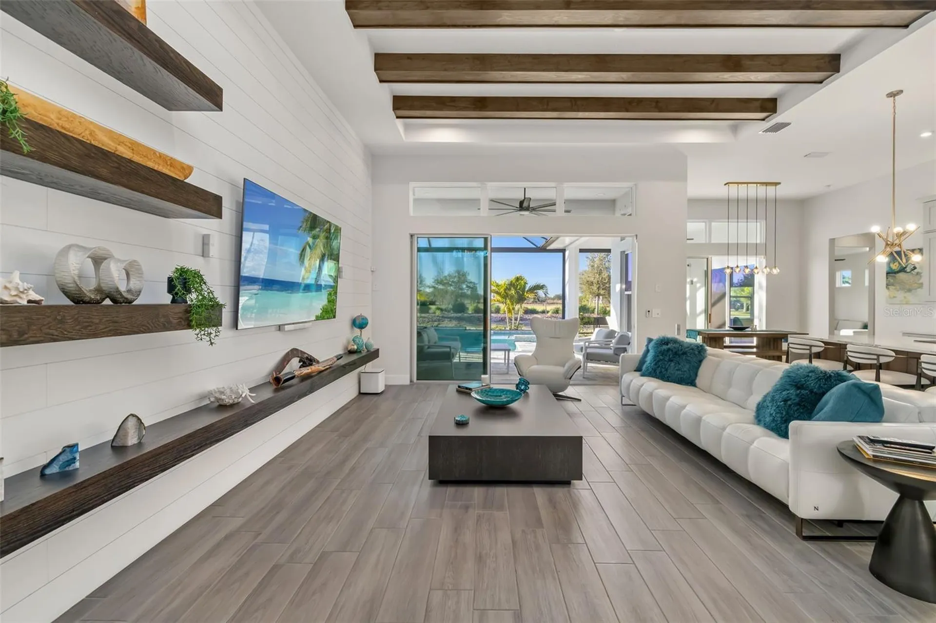 4677 Antrim Drive Sarasota FL 34240