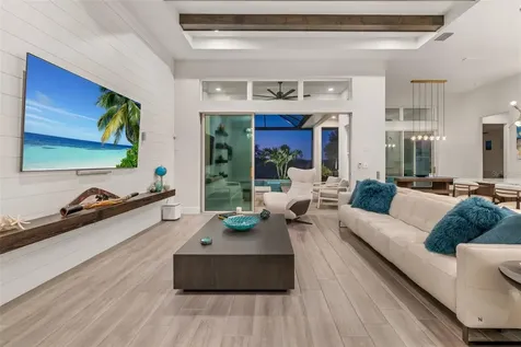 4677 Antrim Drive Sarasota FL 34240