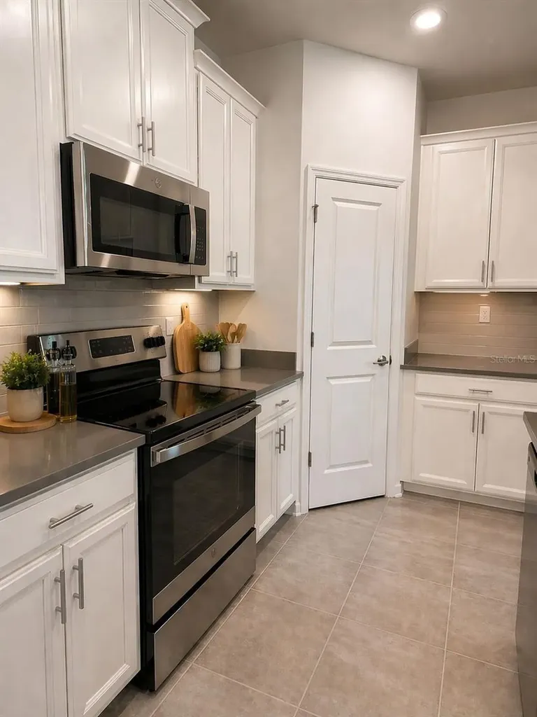 2361 Volunteer Avenue Kissimmee FL 34744