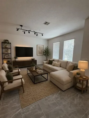 2361 Volunteer Avenue Kissimmee FL 34744