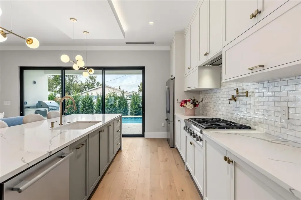 2415 Laura Place Orlando FL 32803