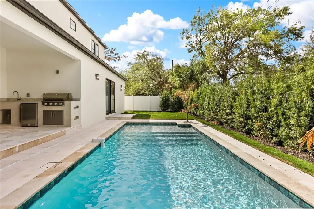 2415 Laura Place Orlando FL 32803