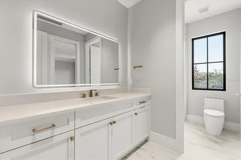 2415 Laura Place Orlando FL 32803