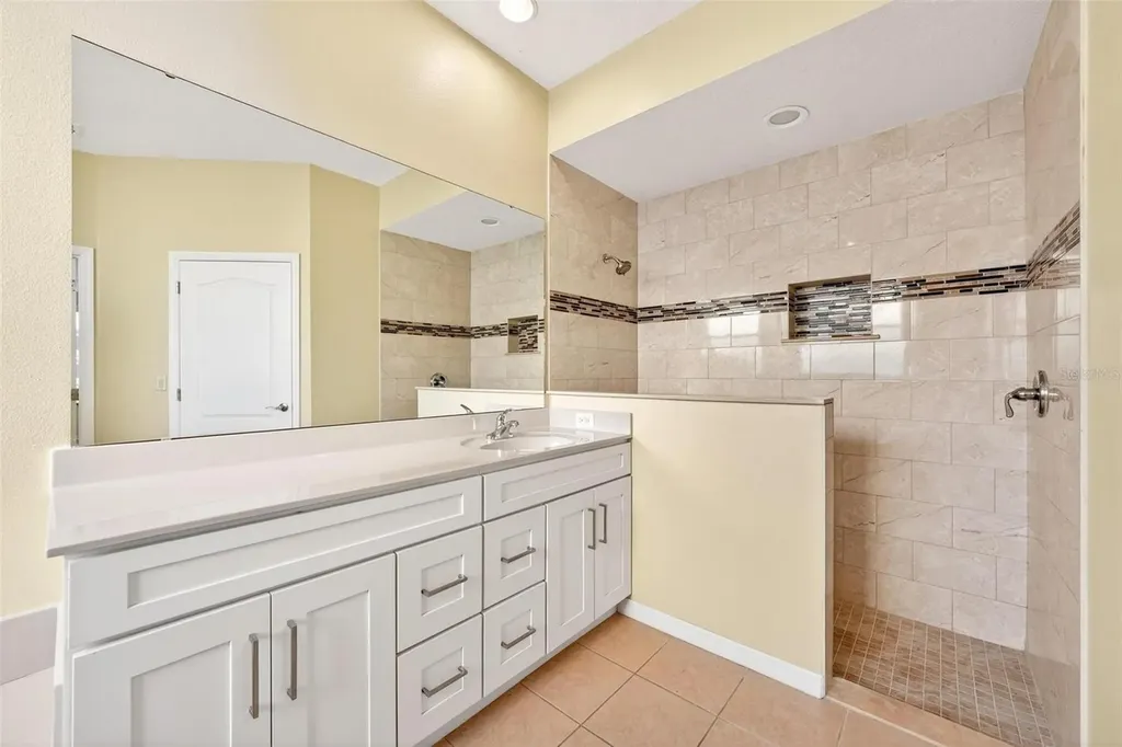 18172 Thornhill Grand Circle Orlando FL 32820