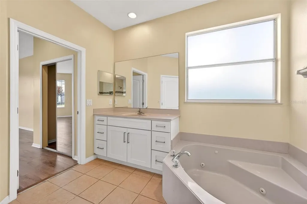 18172 Thornhill Grand Circle Orlando FL 32820