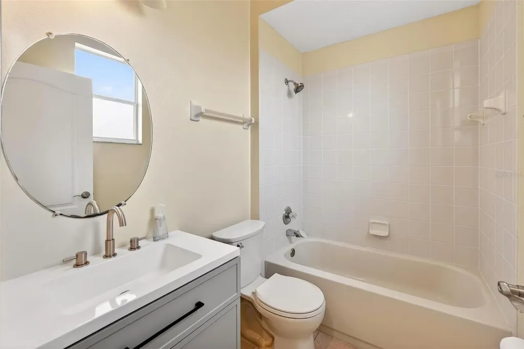 18172 Thornhill Grand Circle Orlando FL 32820