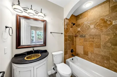 19056 NW 72nd Avenue Alachua FL 32615