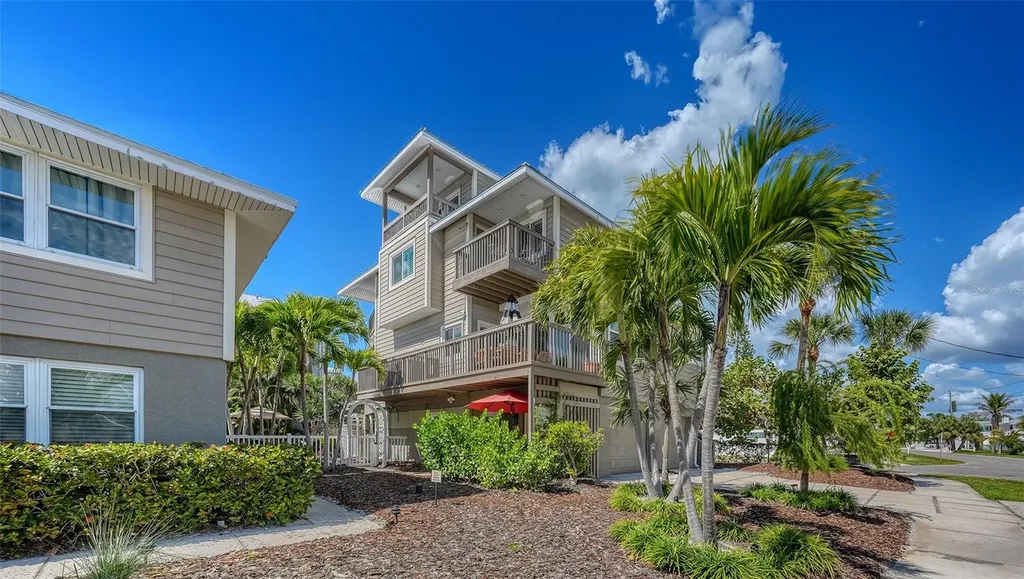 662 Calle Del Otono Sarasota FL 34242