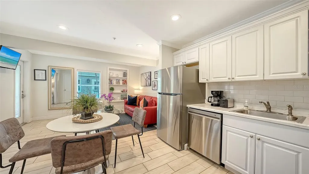 662 Calle Del Otono Sarasota FL 34242