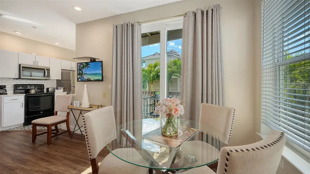 662 Calle Del Otono Sarasota FL 34242