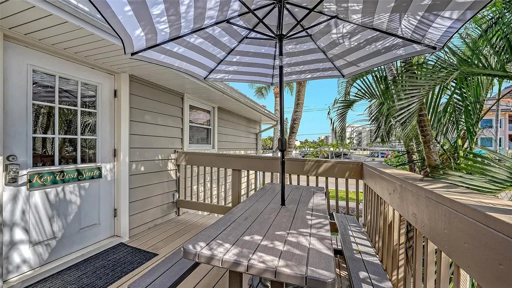 662 Calle Del Otono Sarasota FL 34242