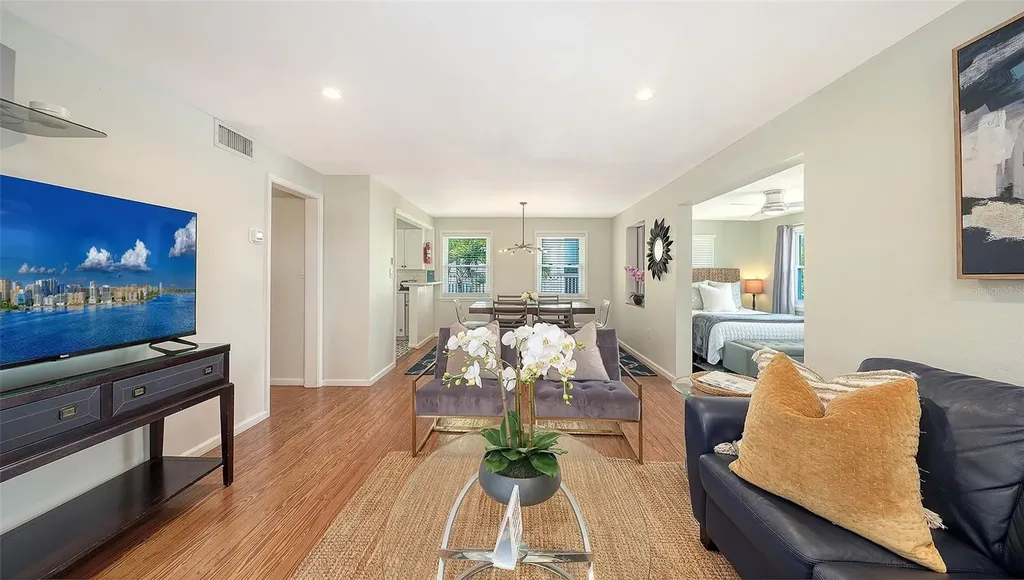 662 Calle Del Otono Sarasota FL 34242