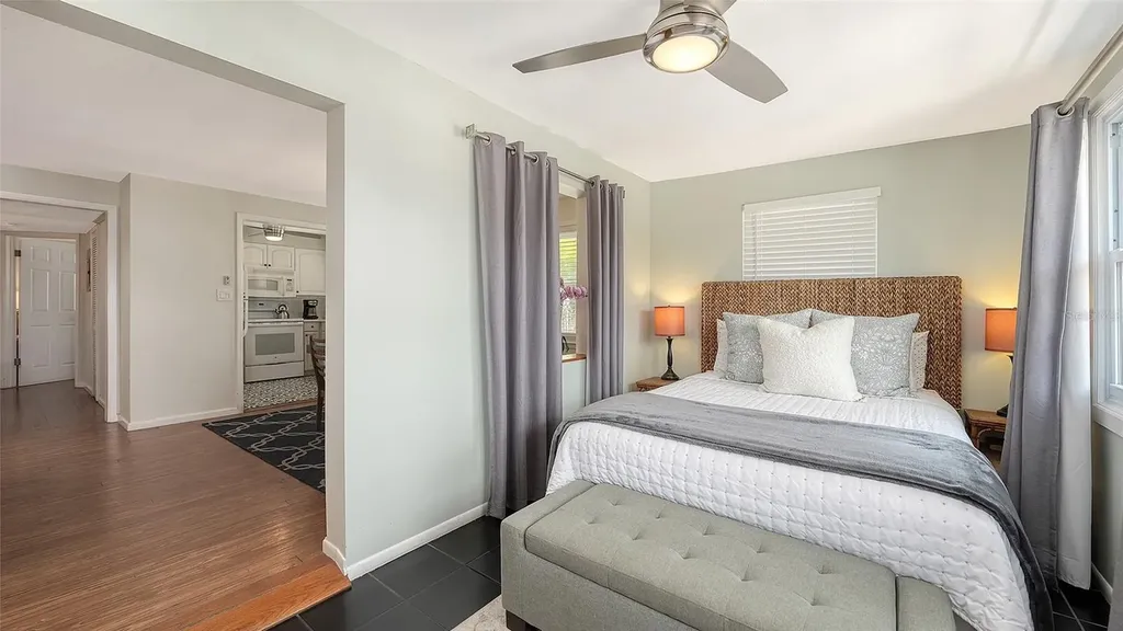 662 Calle Del Otono Sarasota FL 34242