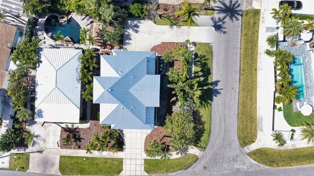 662 Calle Del Otono Sarasota FL 34242