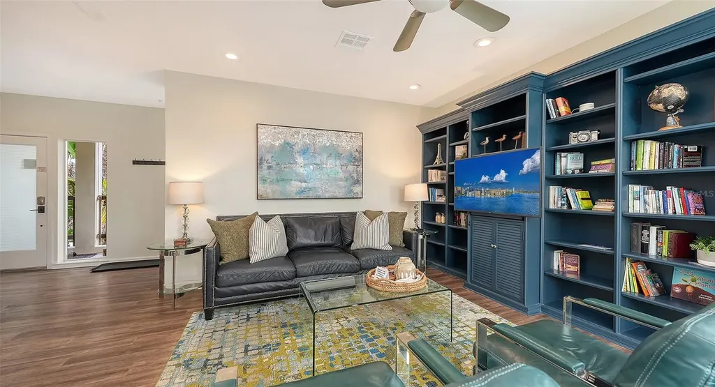 662 Calle Del Otono Sarasota FL 34242
