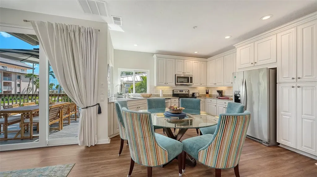 662 Calle Del Otono Sarasota FL 34242