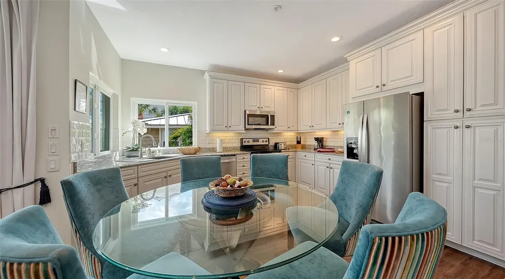 662 Calle Del Otono Sarasota FL 34242