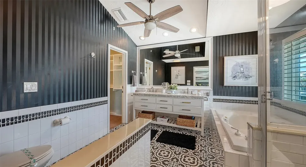 662 Calle Del Otono Sarasota FL 34242