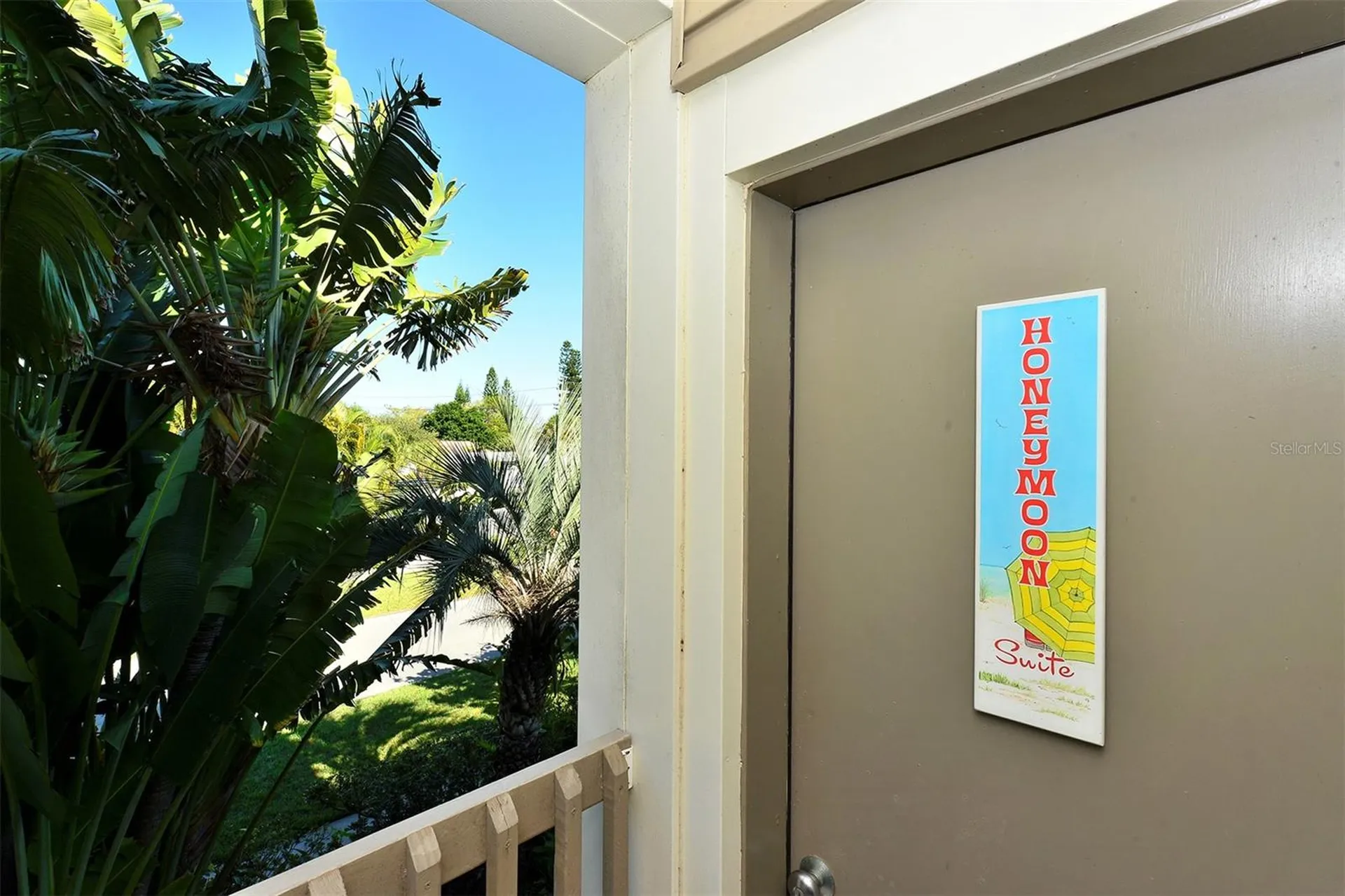 662 Calle Del Otono Sarasota FL 34242