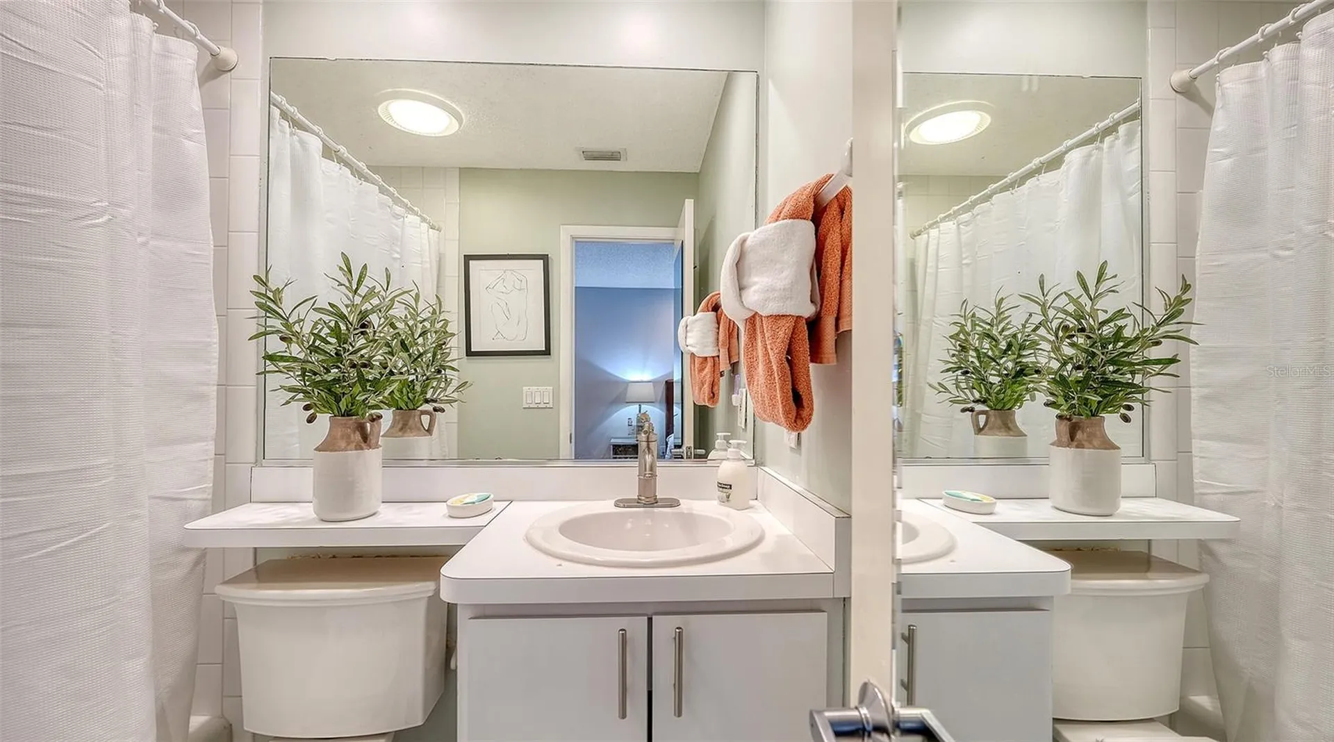 662 Calle Del Otono Sarasota FL 34242