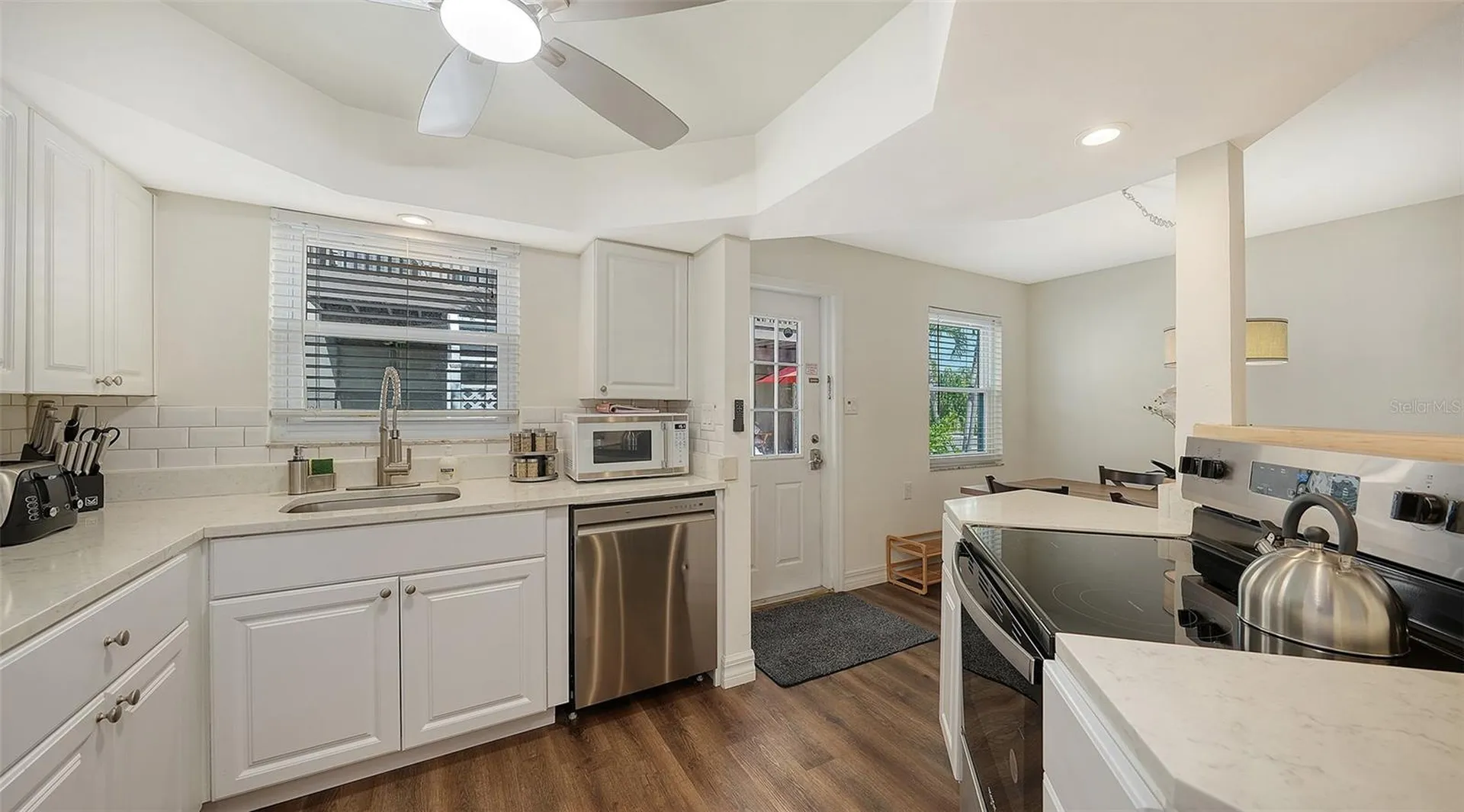 662 Calle Del Otono Sarasota FL 34242