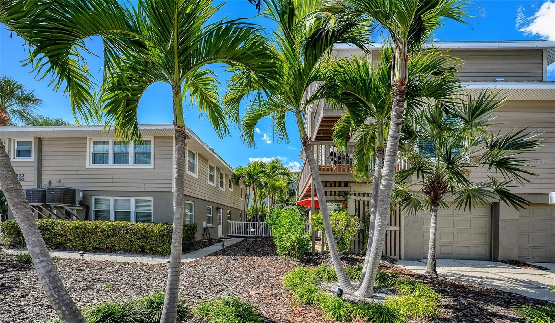 662 Calle Del Otono Sarasota FL 34242