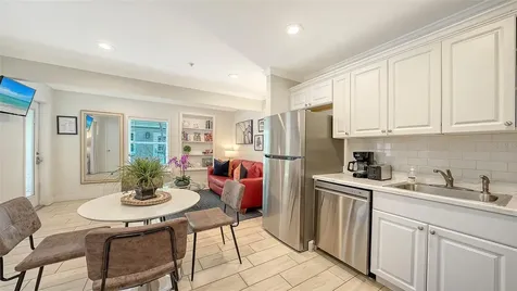 662 Calle Del Otono Sarasota FL 34242